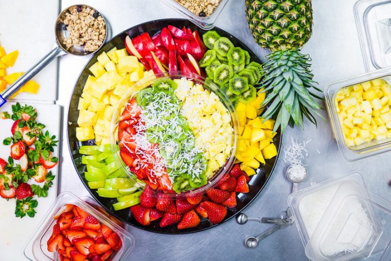 Frutta Bowls Superfoods + Healthy Acai, Pitaya & Kale Bowls